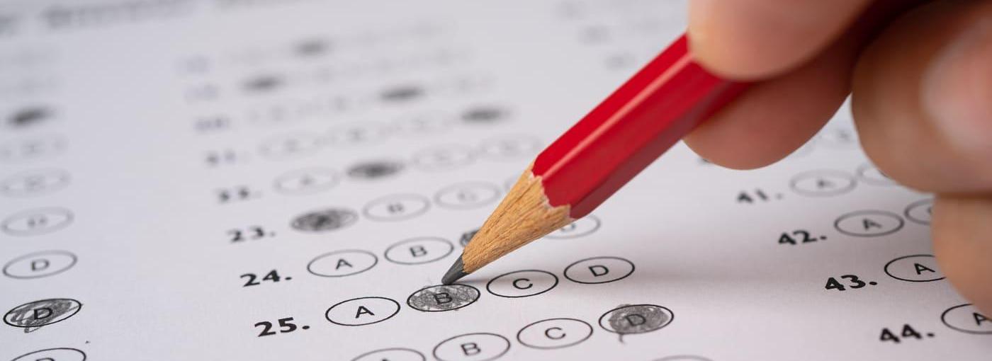 Demanem que els examens d'oposició s'incloguin en el permís per acudir a exàmens acadèmics o professionals